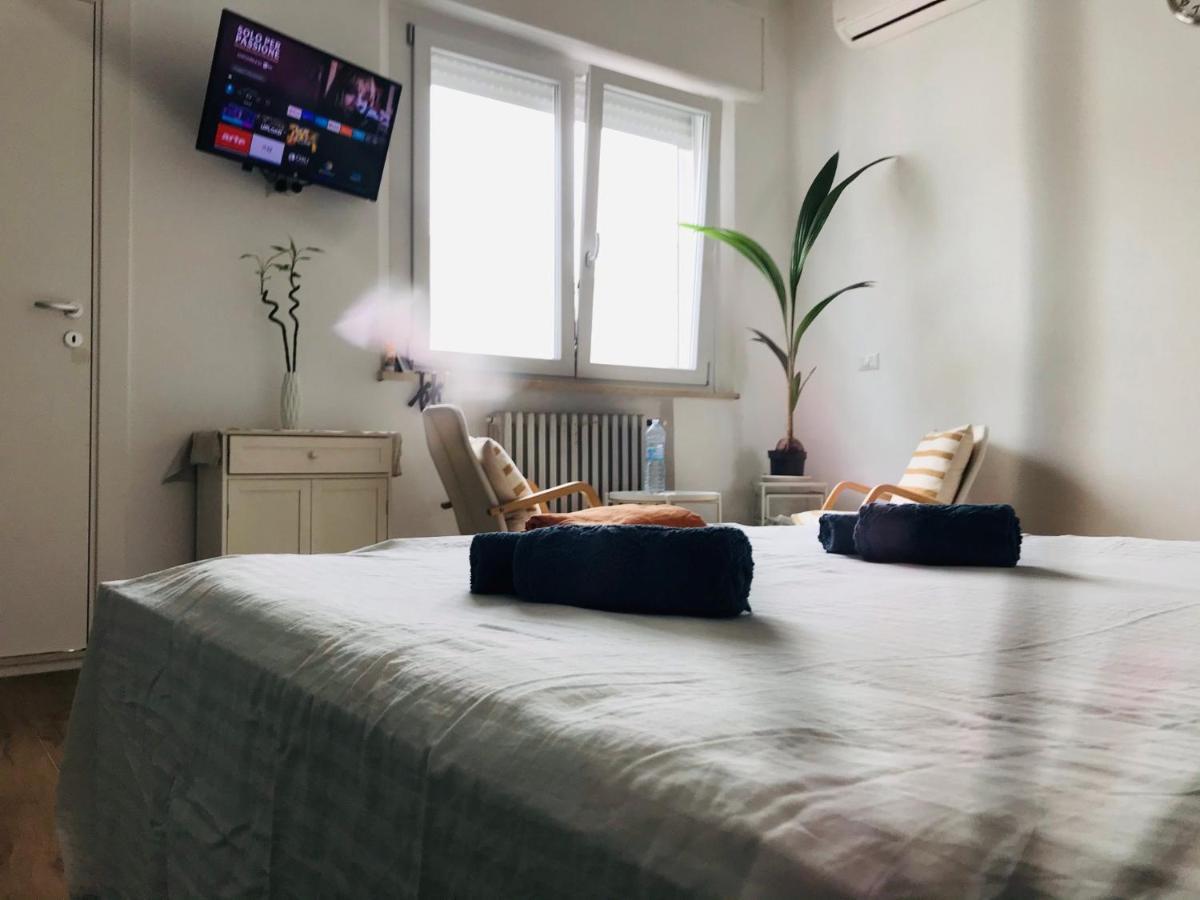 Stanza E Bagno Privato, Idromassaggio Con Extra Fee, In Appartamento Ferrara Luaran gambar