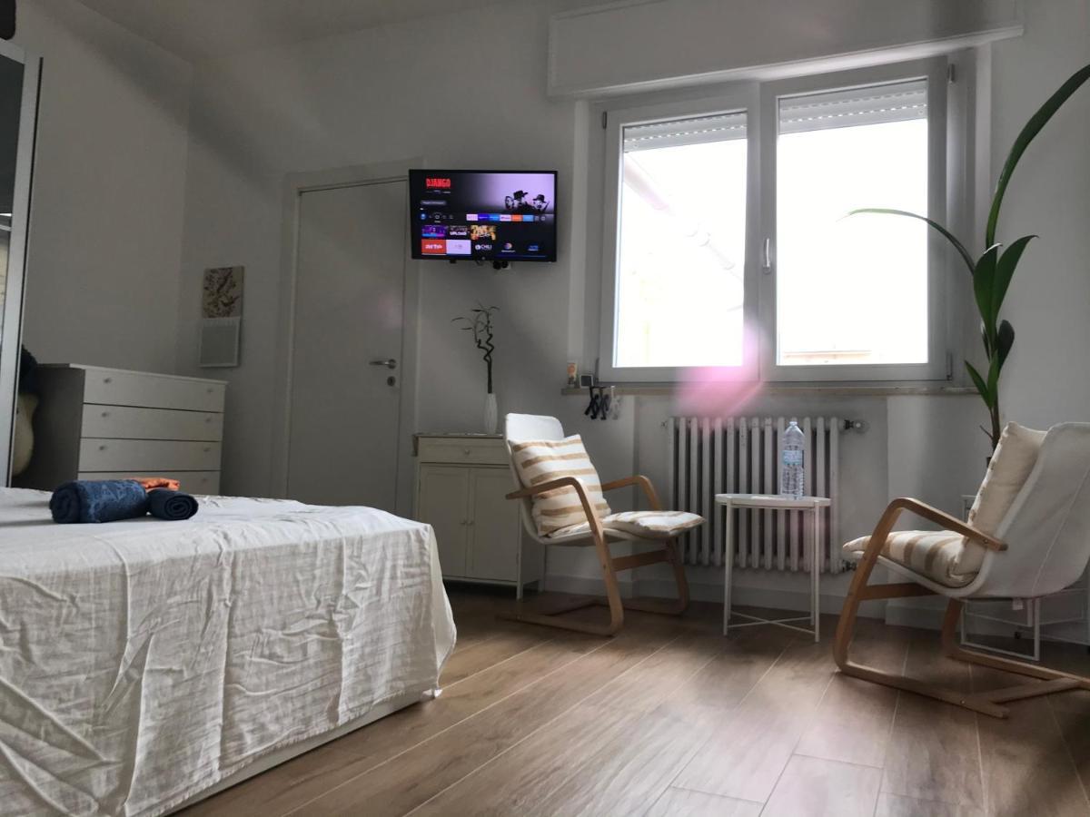Stanza E Bagno Privato, Idromassaggio Con Extra Fee, In Appartamento Ferrara Luaran gambar