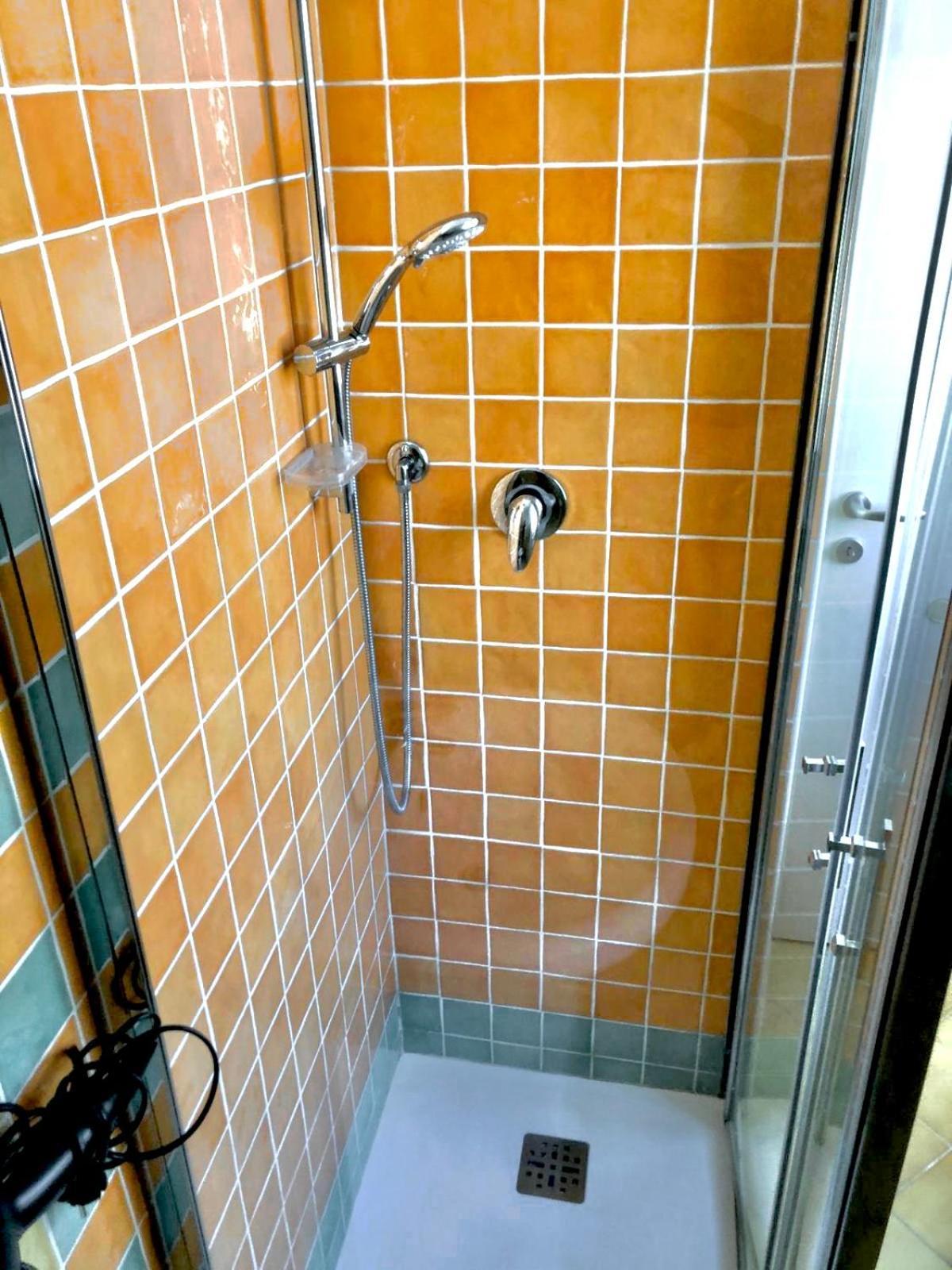 Stanza E Bagno Privato, Idromassaggio Con Extra Fee, In Appartamento Ferrara Luaran gambar